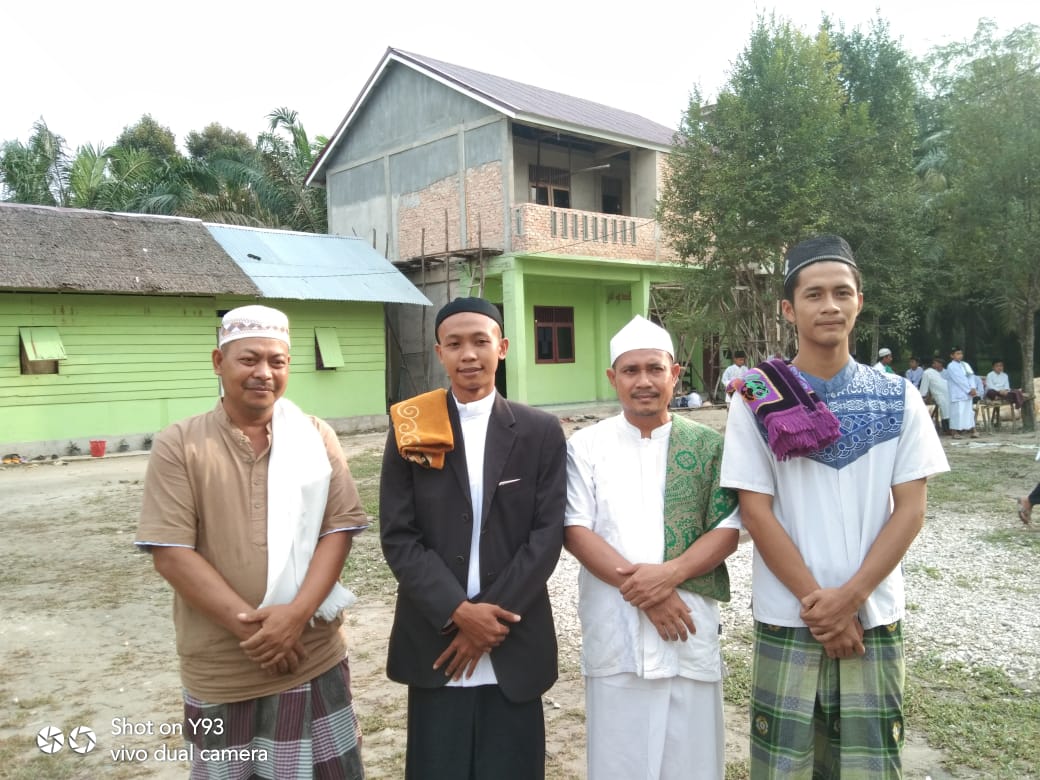 Pengurus Asrama dan Pengurus Pondok Idul Adha 2020 di Pondok Pesantren Tahfizh Nurul Furqon Siak (Foto: Dokumentasi Humas)